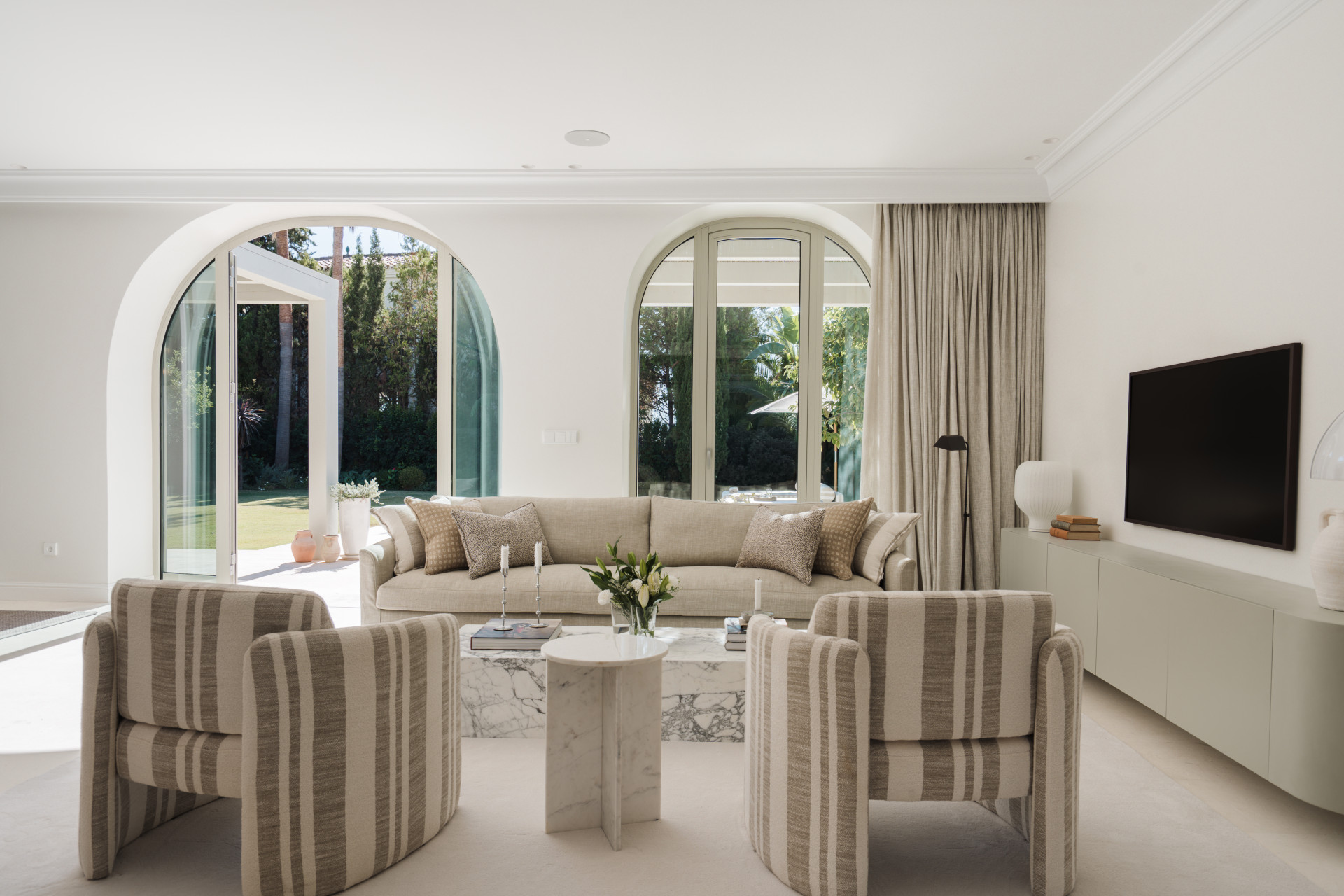 5 Bedroom Villa in Marbella - Photo 3