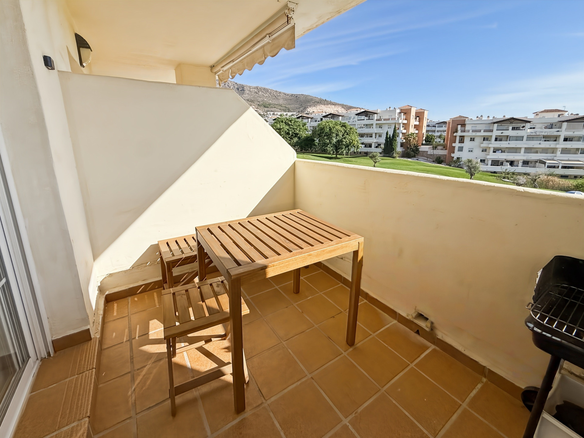 2 Bedroom Apartment in Benalmádena - Photo 11