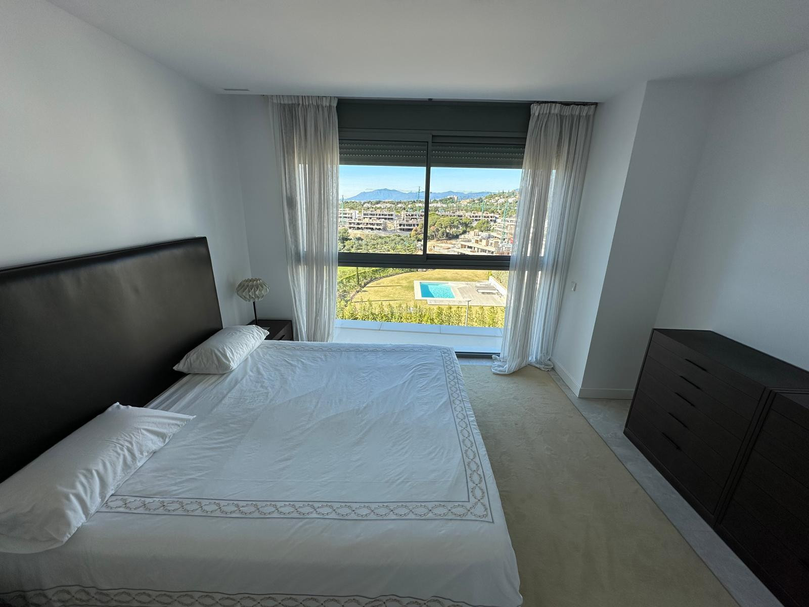 4 Bedroom Apartment in Marbella - Photo 27