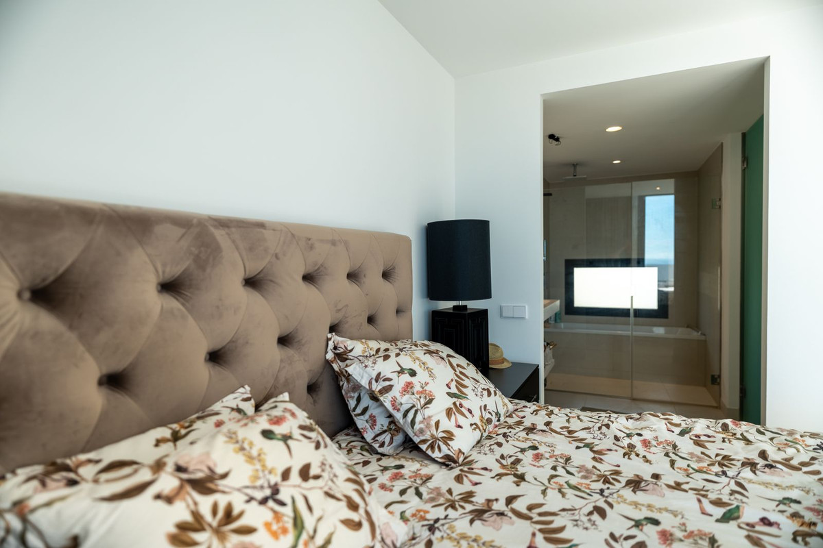 3 Bedroom Penthouse in Fuengirola - Photo 18