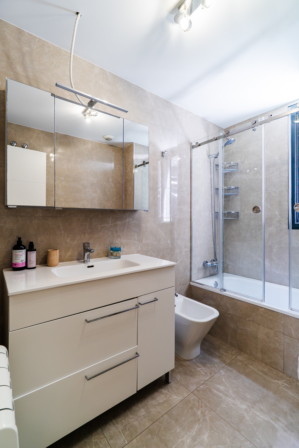 3 Bedroom Apartment in Estepona - Photo 30
