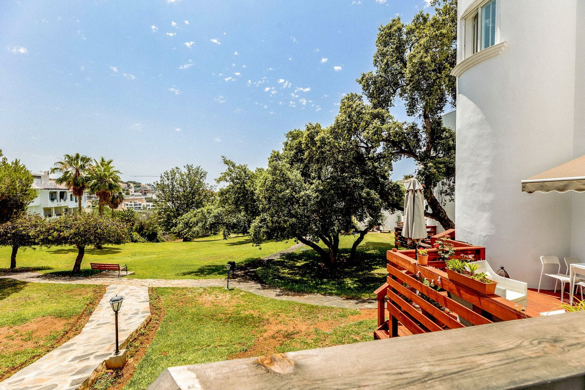 4 Bedroom Townhouse in Marbella - Photo 6