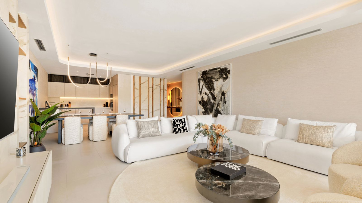 4 Bedroom Apartment in Marbella - Photo 3