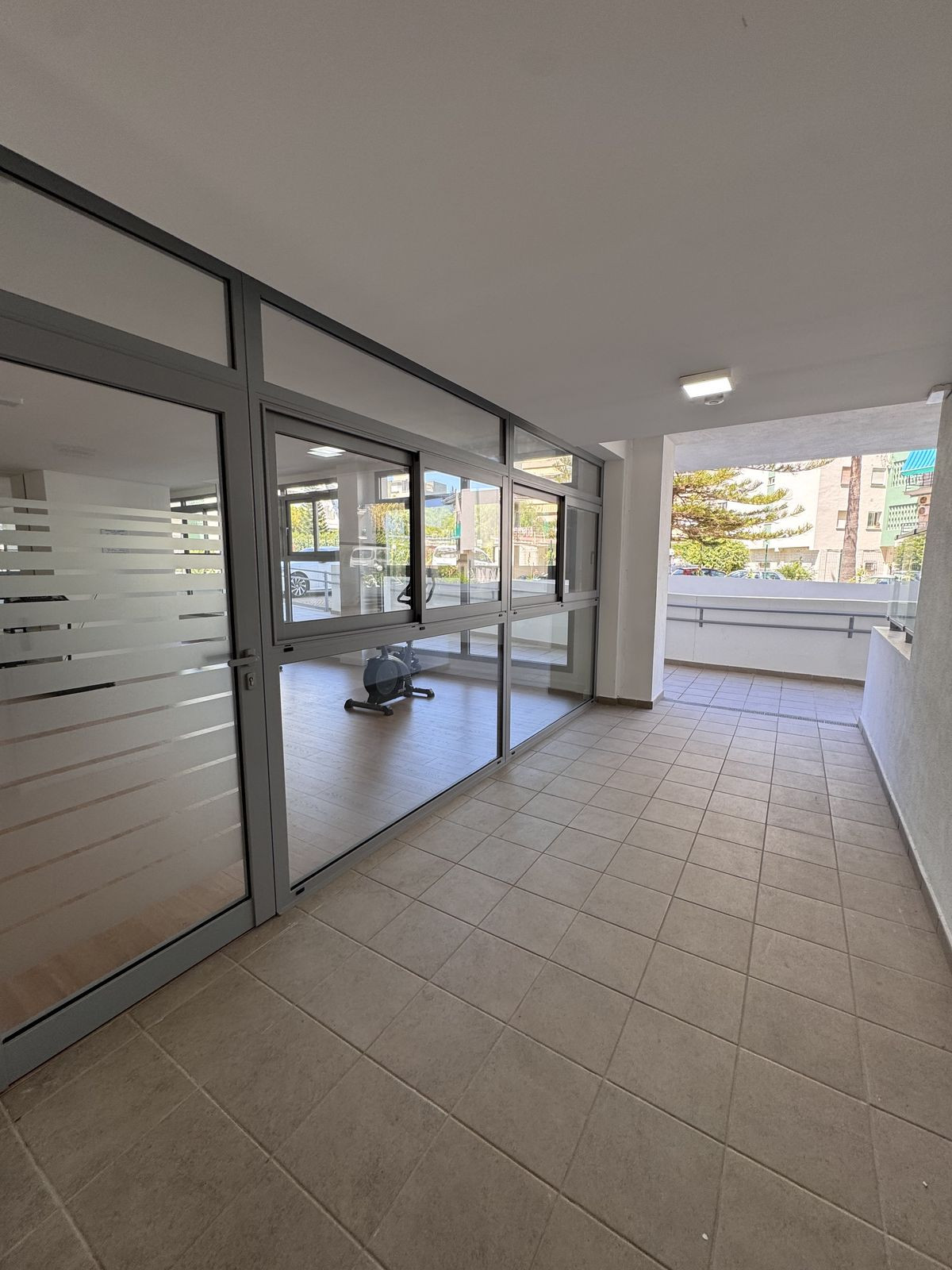 2 Bedroom Apartment in Benalmádena - Photo 37
