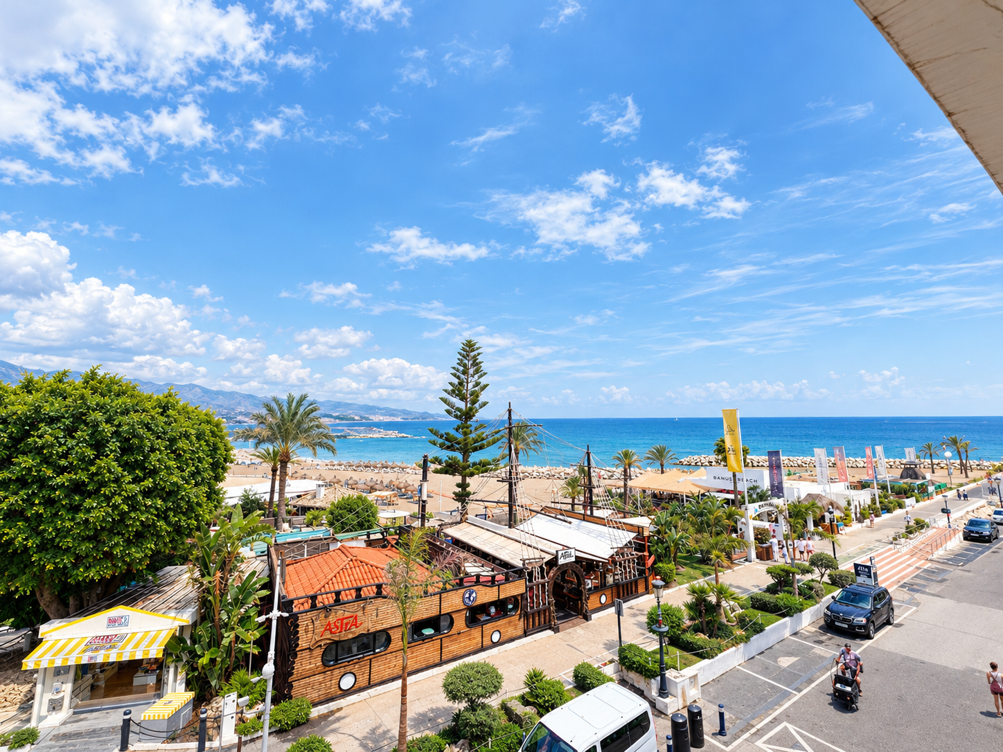 1 Bedroom Apartment in Marbella - Photo 4