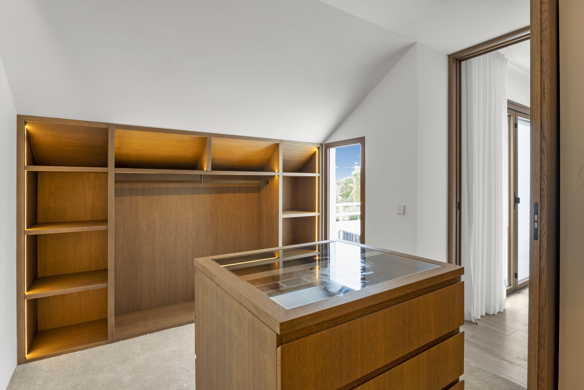 4 Bedroom Apartment in Marbella - Photo 15