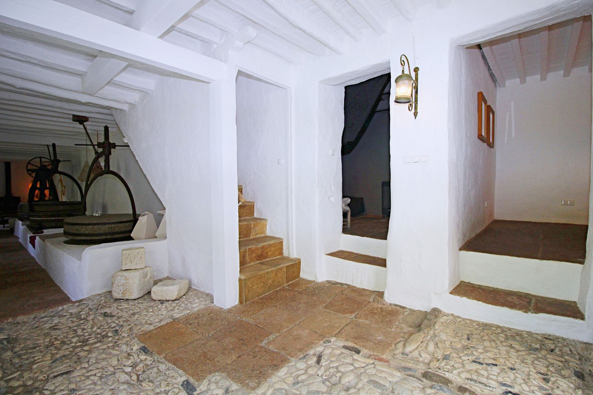4 Bedroom Country house in Coín - Фото 16