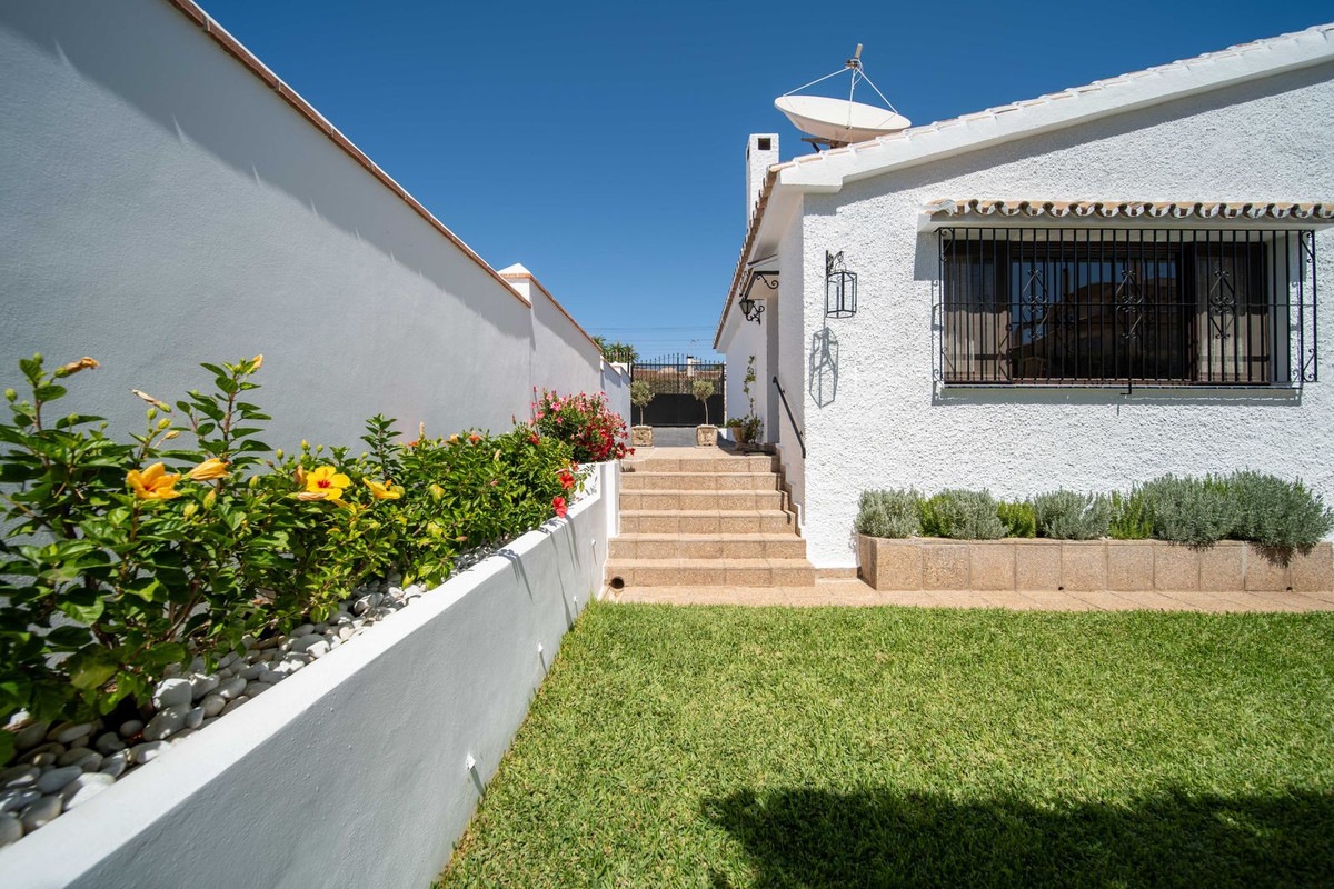 3 Bedroom Villa in Fuengirola - Photo 45