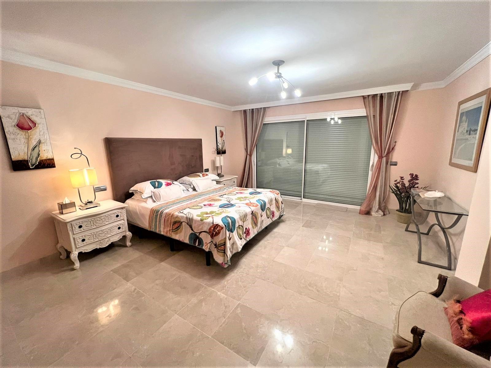 6 Bedroom Villa in Mijas - Photo 18