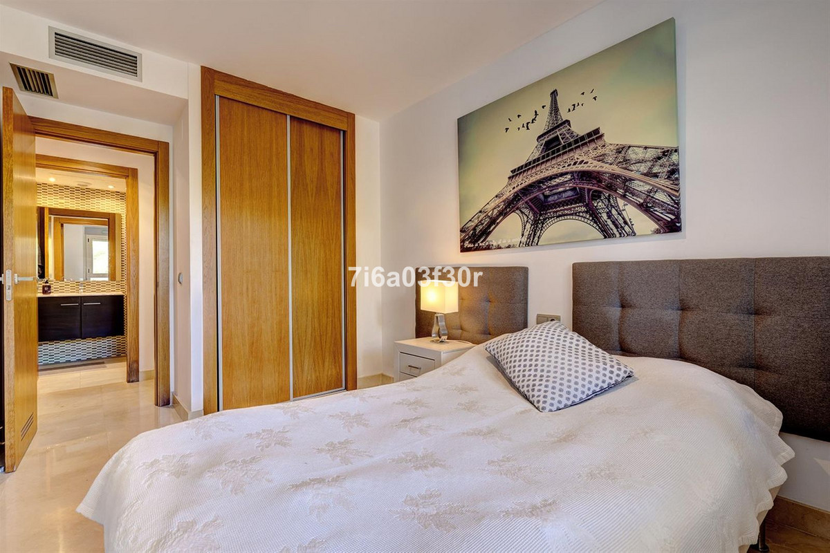 3 Bedroom Apartment in Marbella - Photo 12