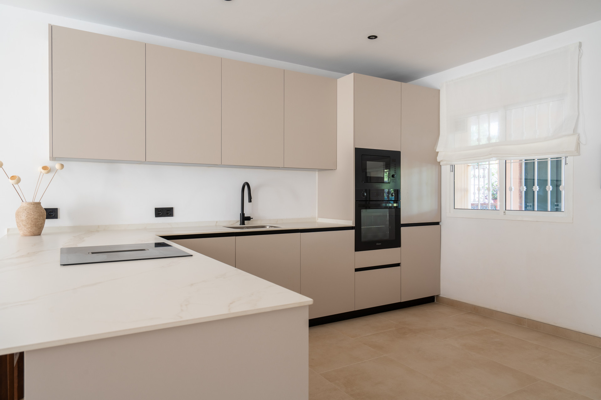 3 Bedroom Apartment in Marbella - Photo 13