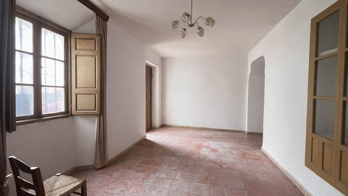 4 Bedroom Townhouse in Colmenar - Photo 10