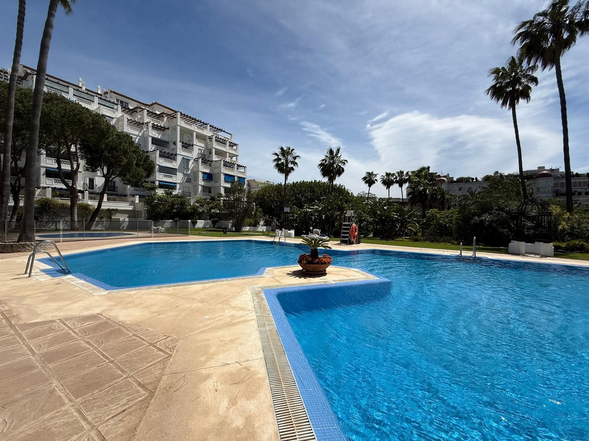 2 Bedroom Apartment in Marbella - Photo 18