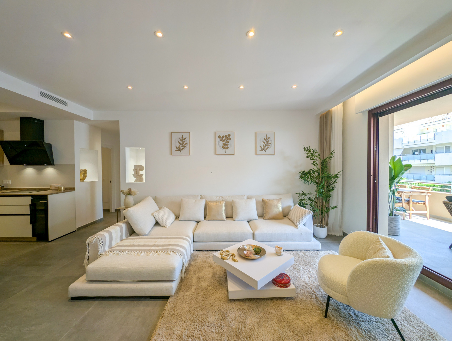 2 Bedroom Apartment in San Pedro de Alcántara - Photo 2