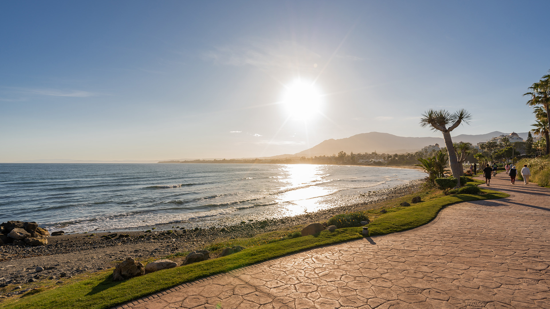 3 Bedroom Penthouse in Estepona - Photo 33