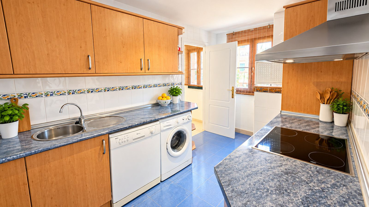3 Bedroom Apartment in Estepona - Foto 14