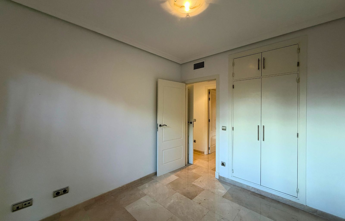 2 Bedroom Apartment in Casares - Photo 19
