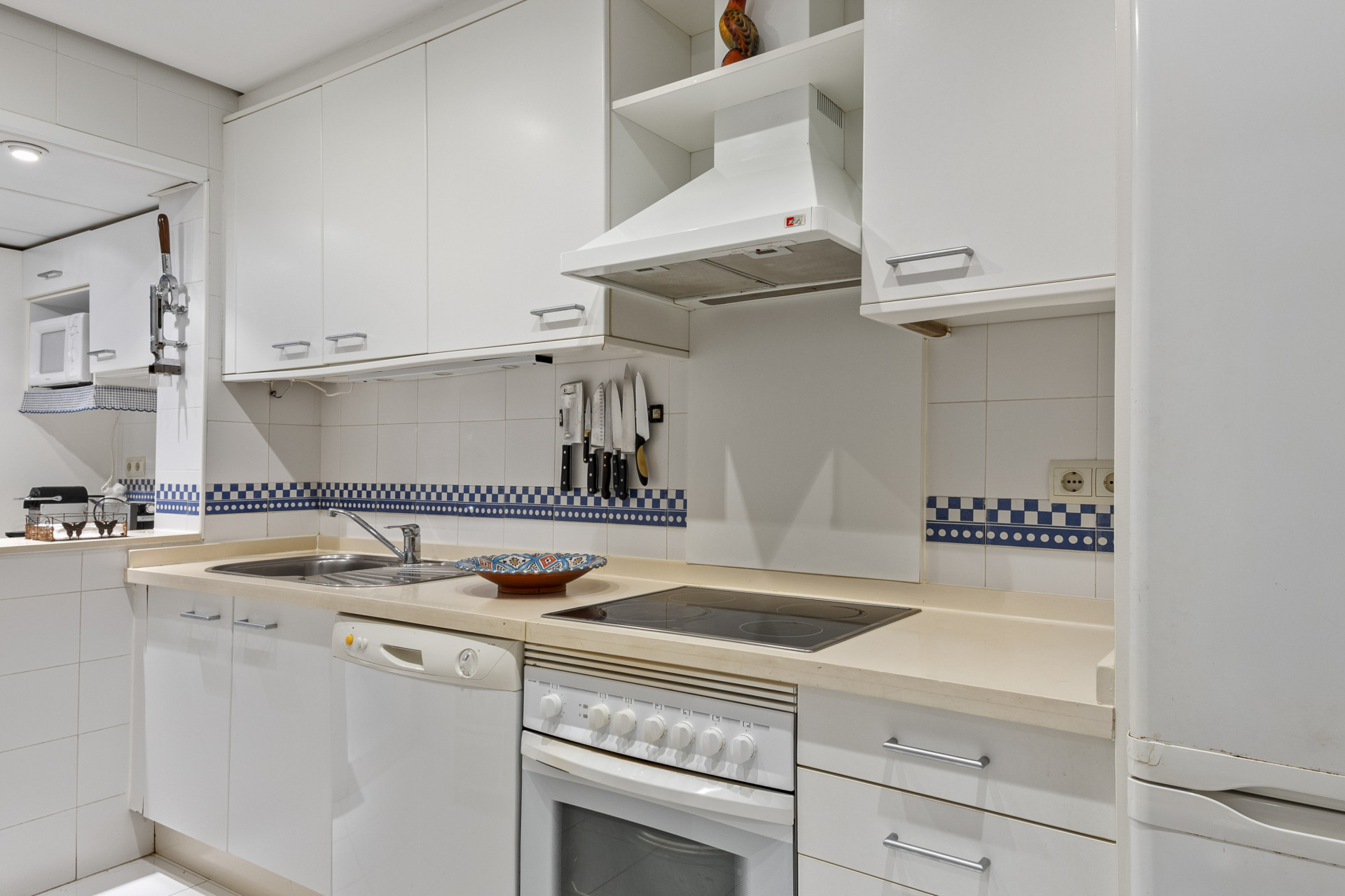 3 Bedroom Apartment in Marbella - Photo 14