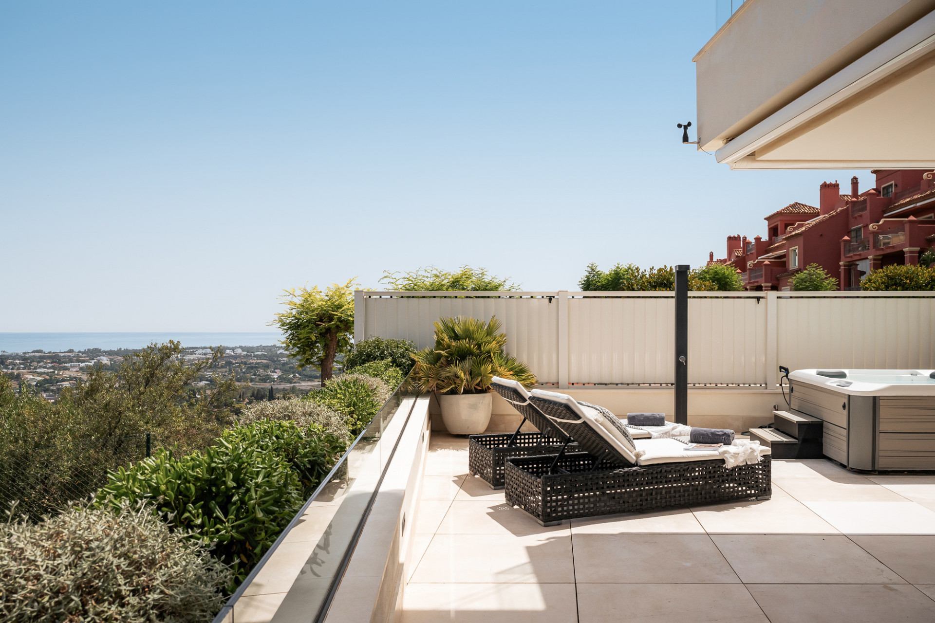 3 Bedroom Apartment in Benahavís - Photo 16