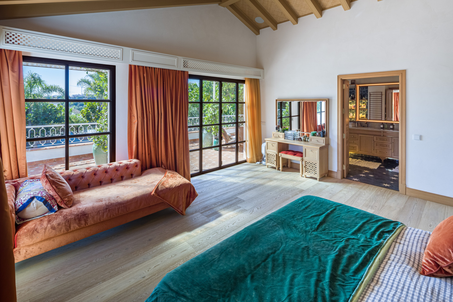 5 Bedroom Villa in Marbella - Photo 29