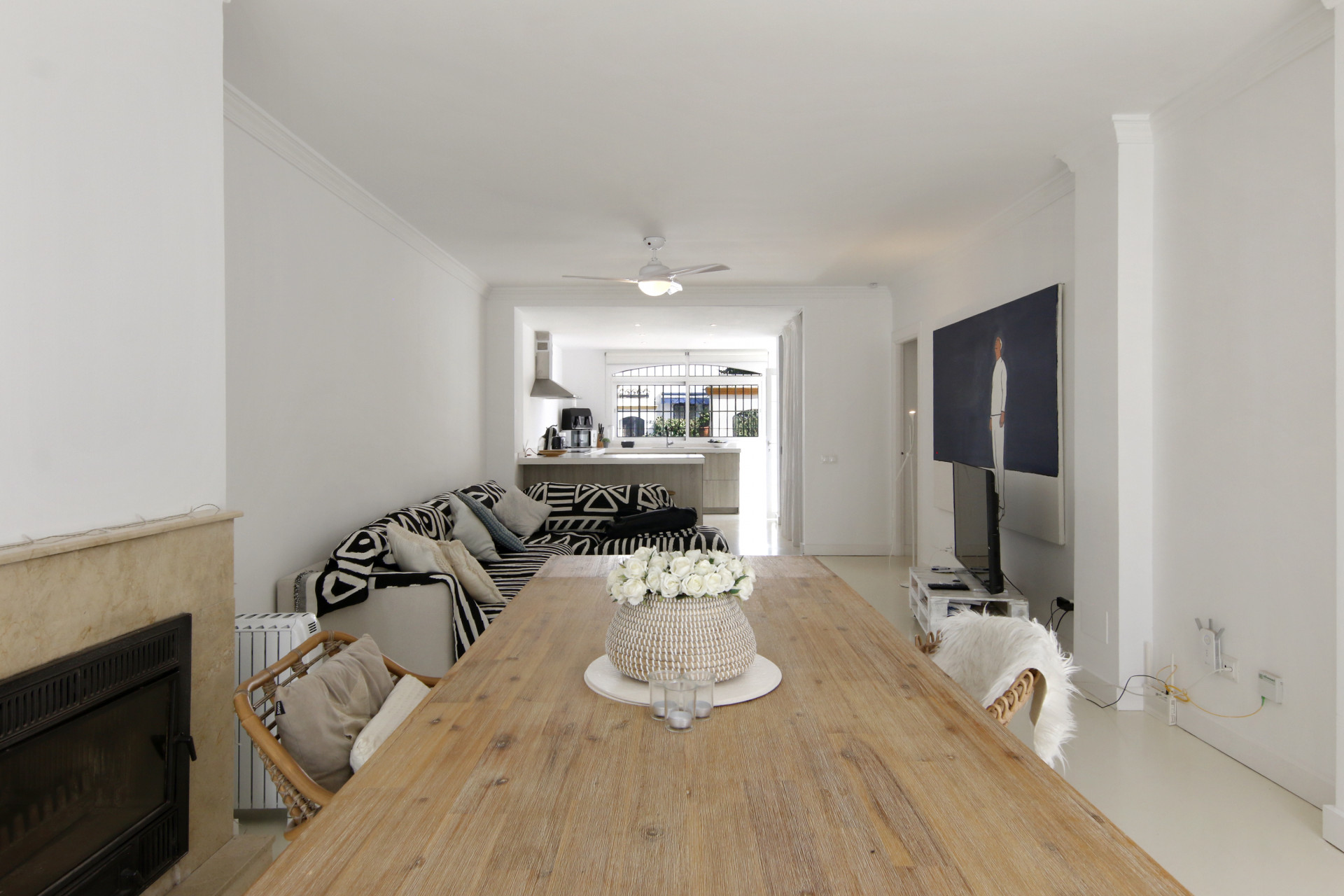 2 Bedroom Apartment in Estepona - Photo 7