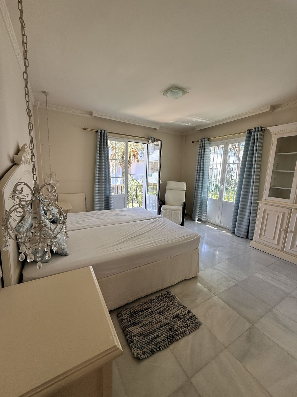 3 Bedroom Apartment in Estepona - Foto 19
