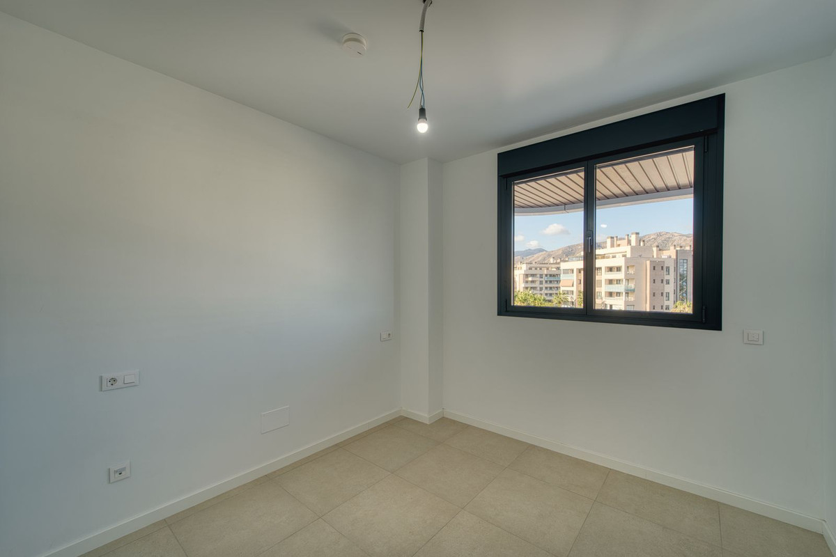 3 Bedroom Apartment in Torremolinos - Photo 12