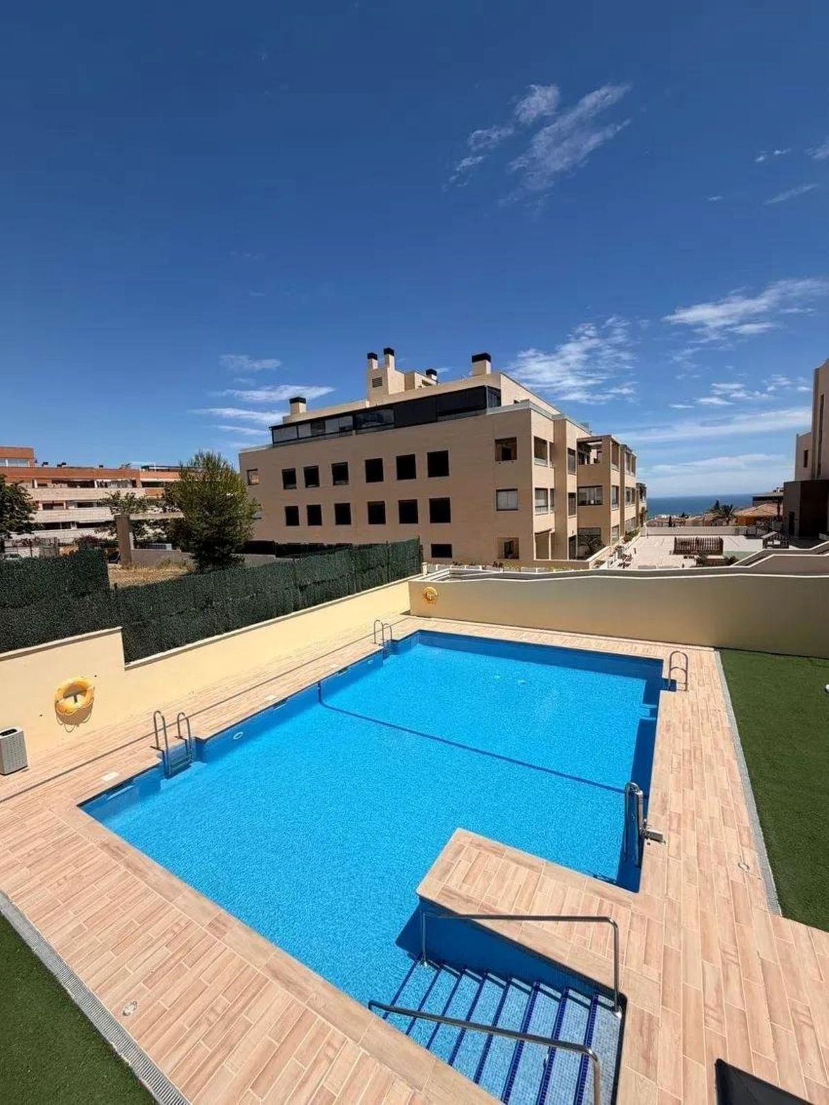2 Bedroom Apartment in Torremolinos - Photo 3