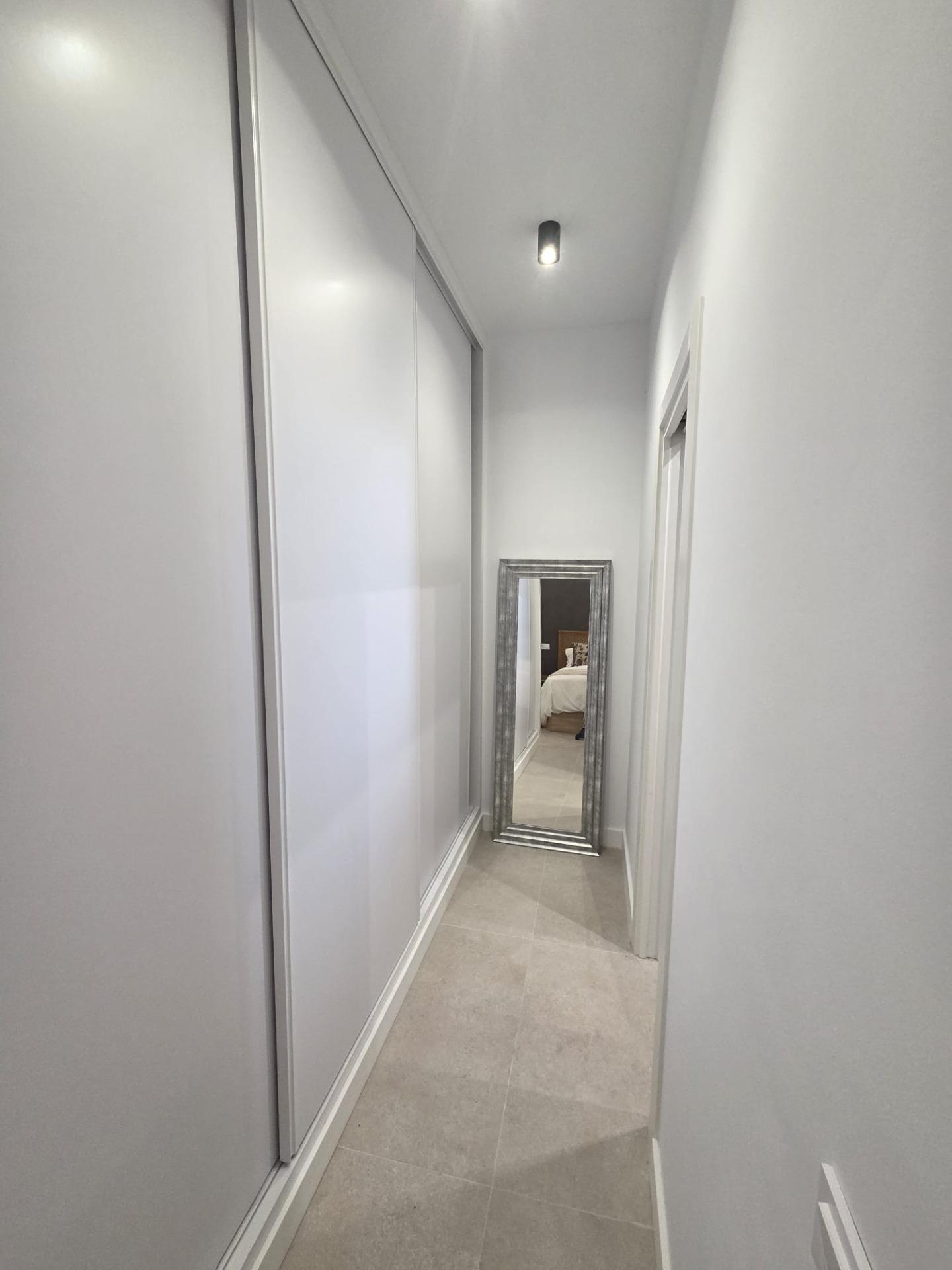 2 Bedroom Apartment in Fuengirola - Photo 9