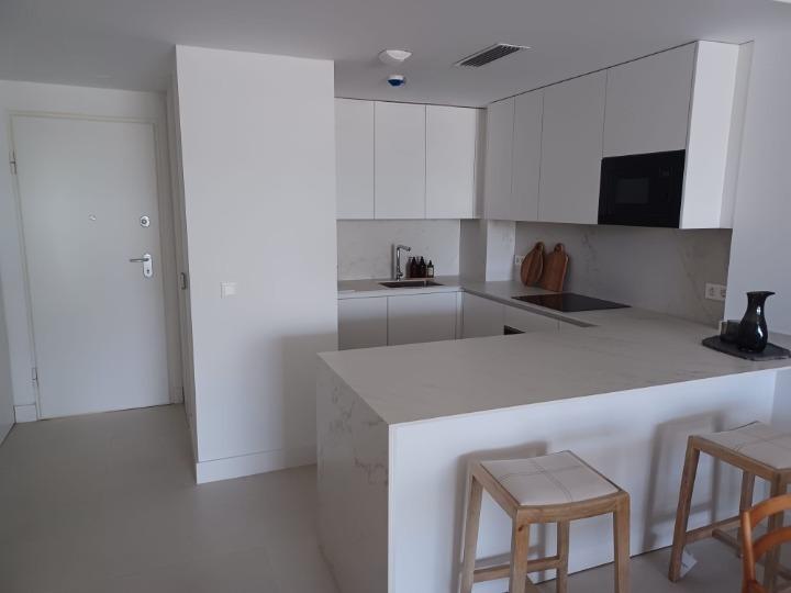 2 Bedroom Apartment in Benalmádena - Foto 5