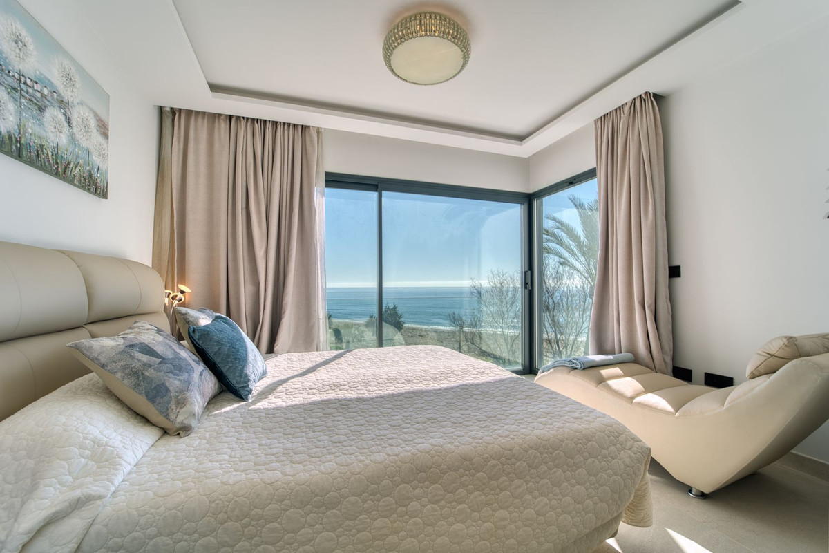 3 Bedroom Townhouse in Estepona - Photo 14