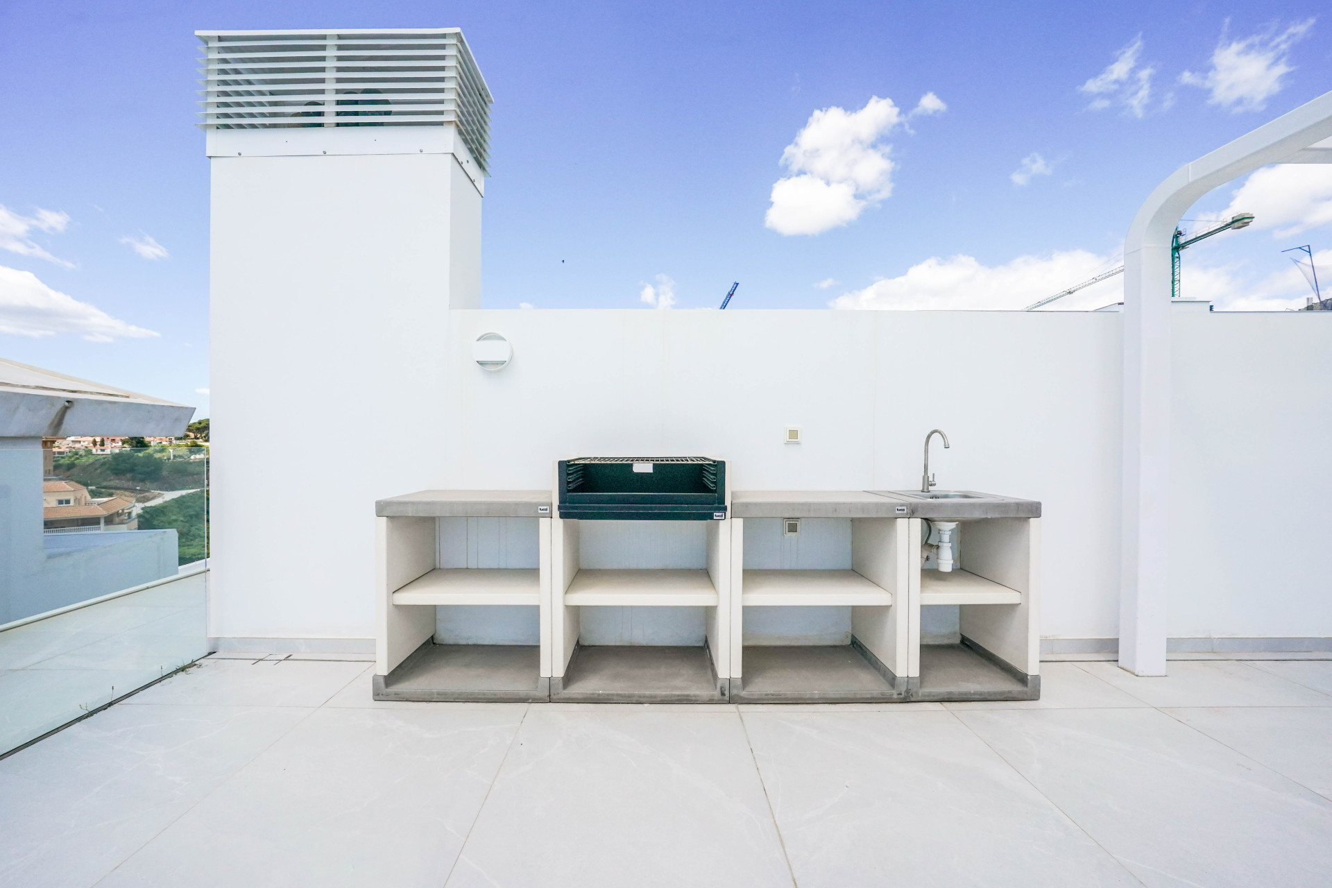2 Bedroom Penthouse in Benalmádena - Photo 18