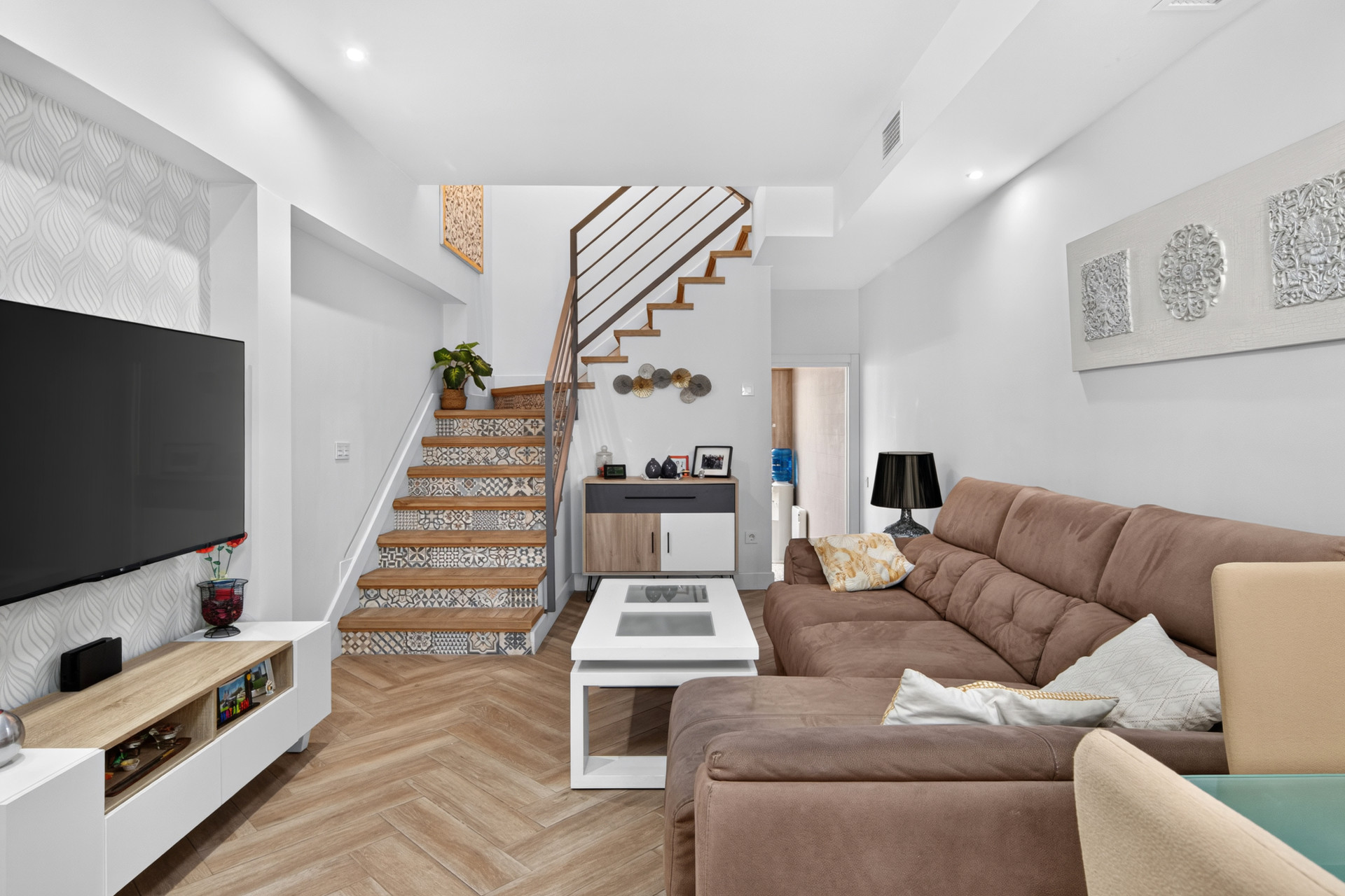 4 Bedroom Townhouse in Estepona - Photo 2