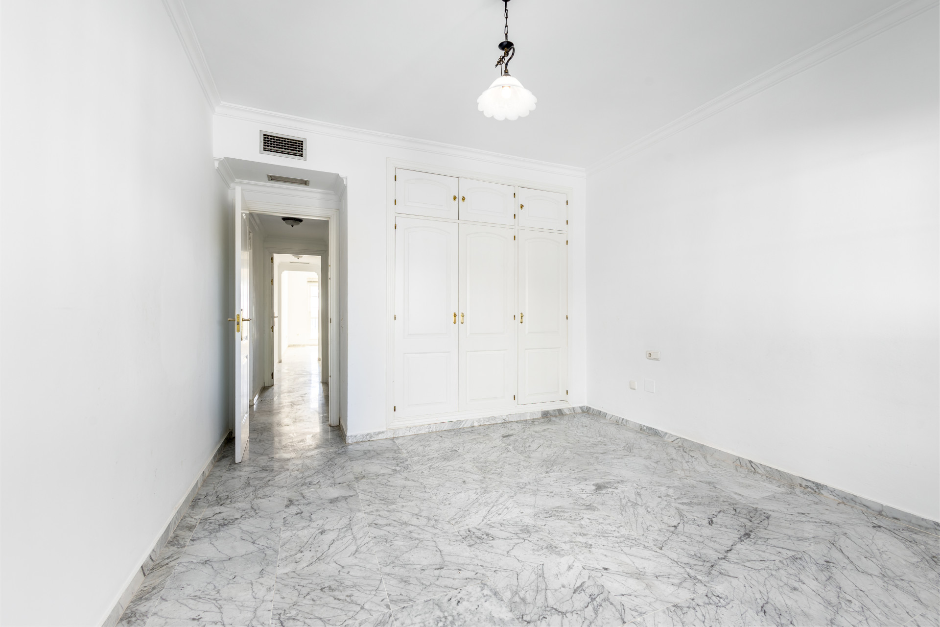 2 Bedroom Apartment in Alhaurín el Grande - Photo 13
