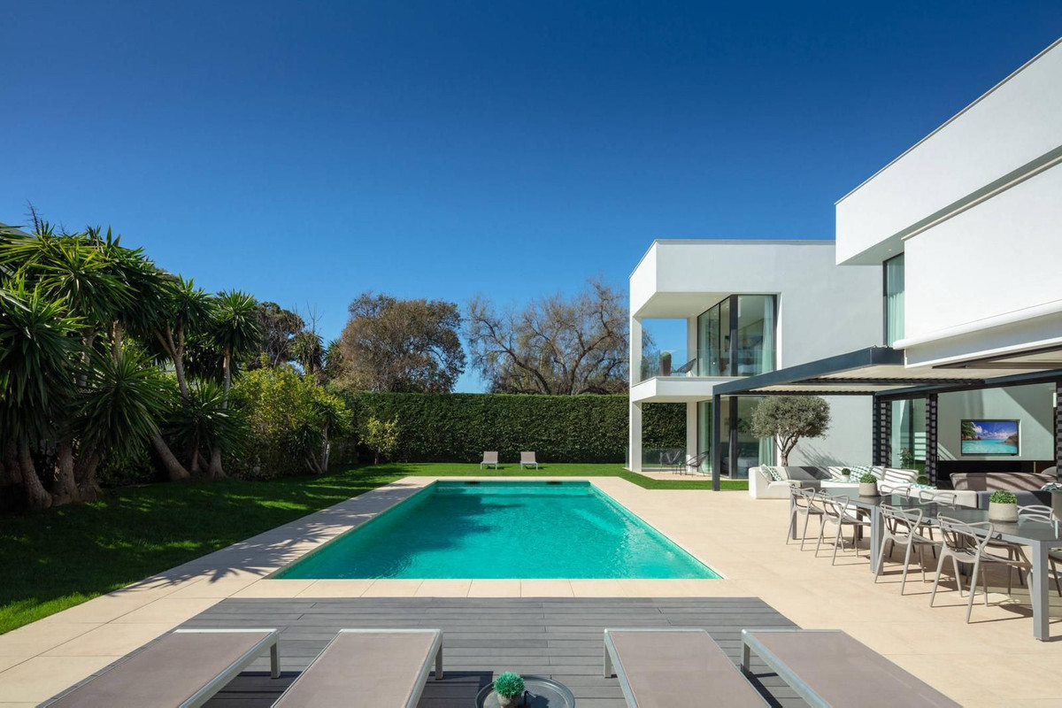7 Bedroom Villa in Marbella - Photo 12