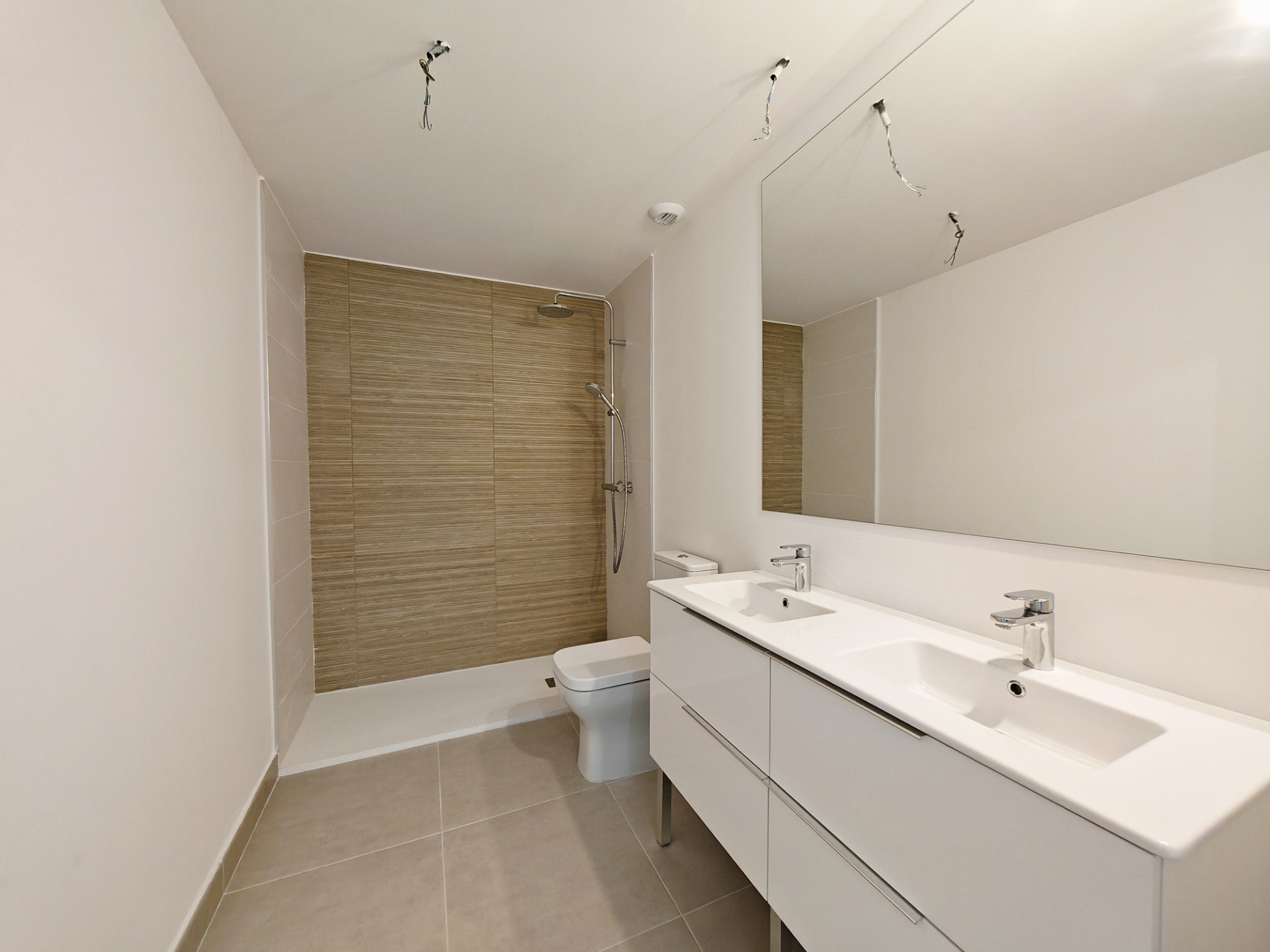 2 Bedroom Apartment in Estepona - Photo 10