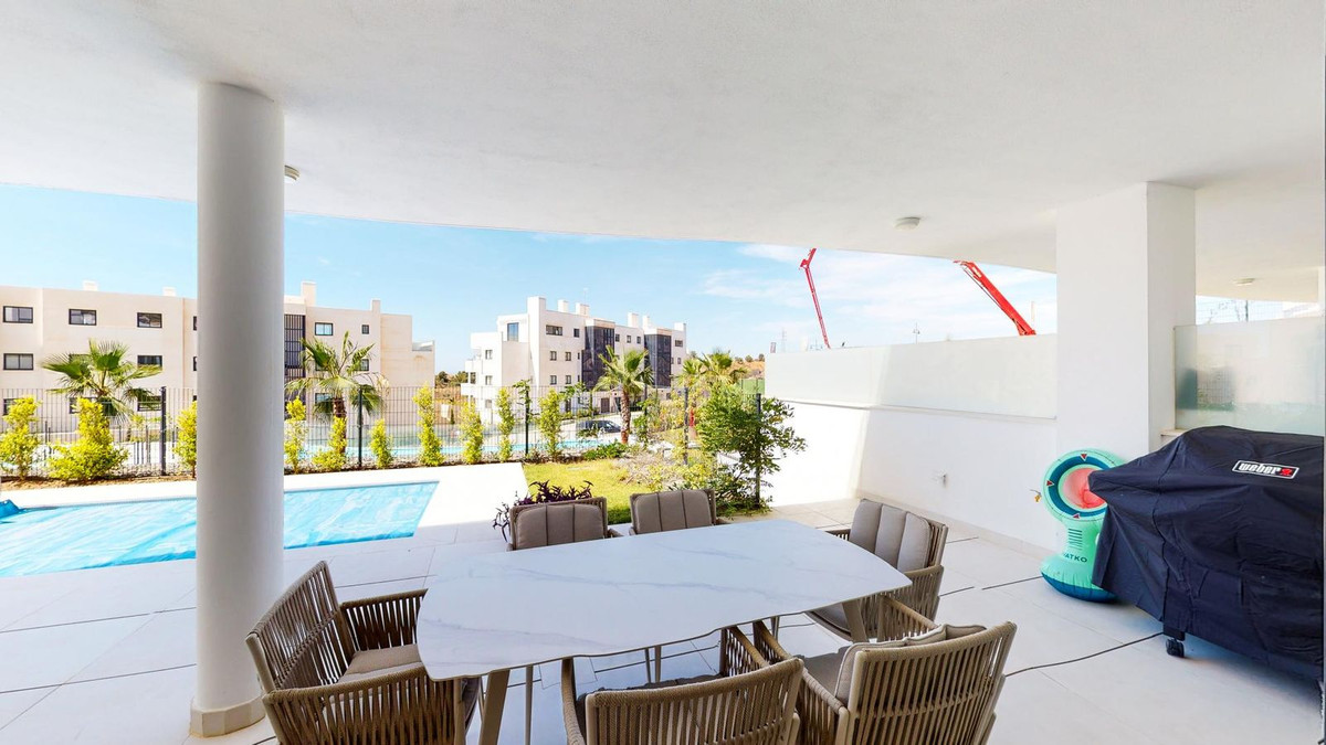 3 Bedroom Apartment in Fuengirola - Photo 11