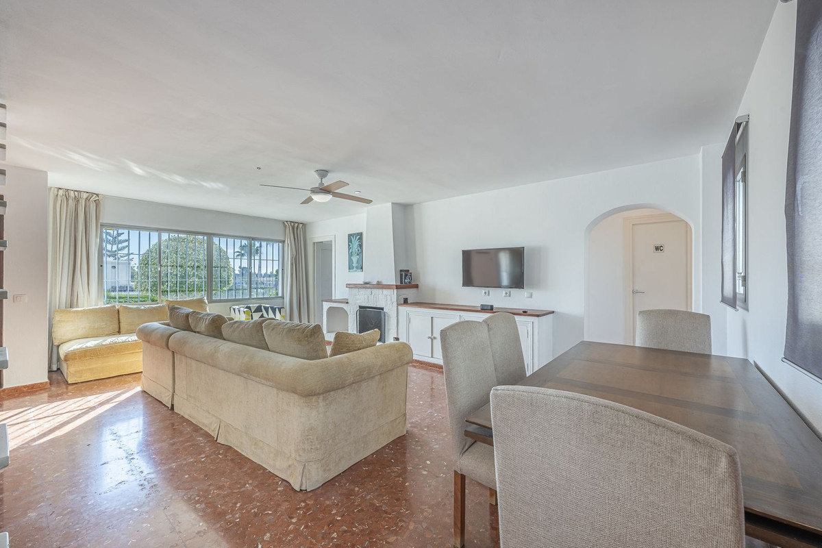 3 Bedroom Villa in Estepona - Photo 6