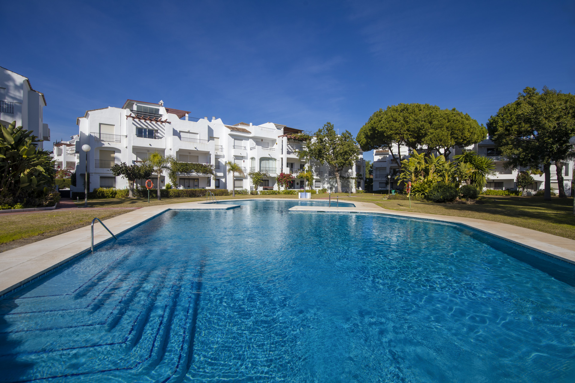 3 Bedroom Townhouse in Estepona - Photo 3