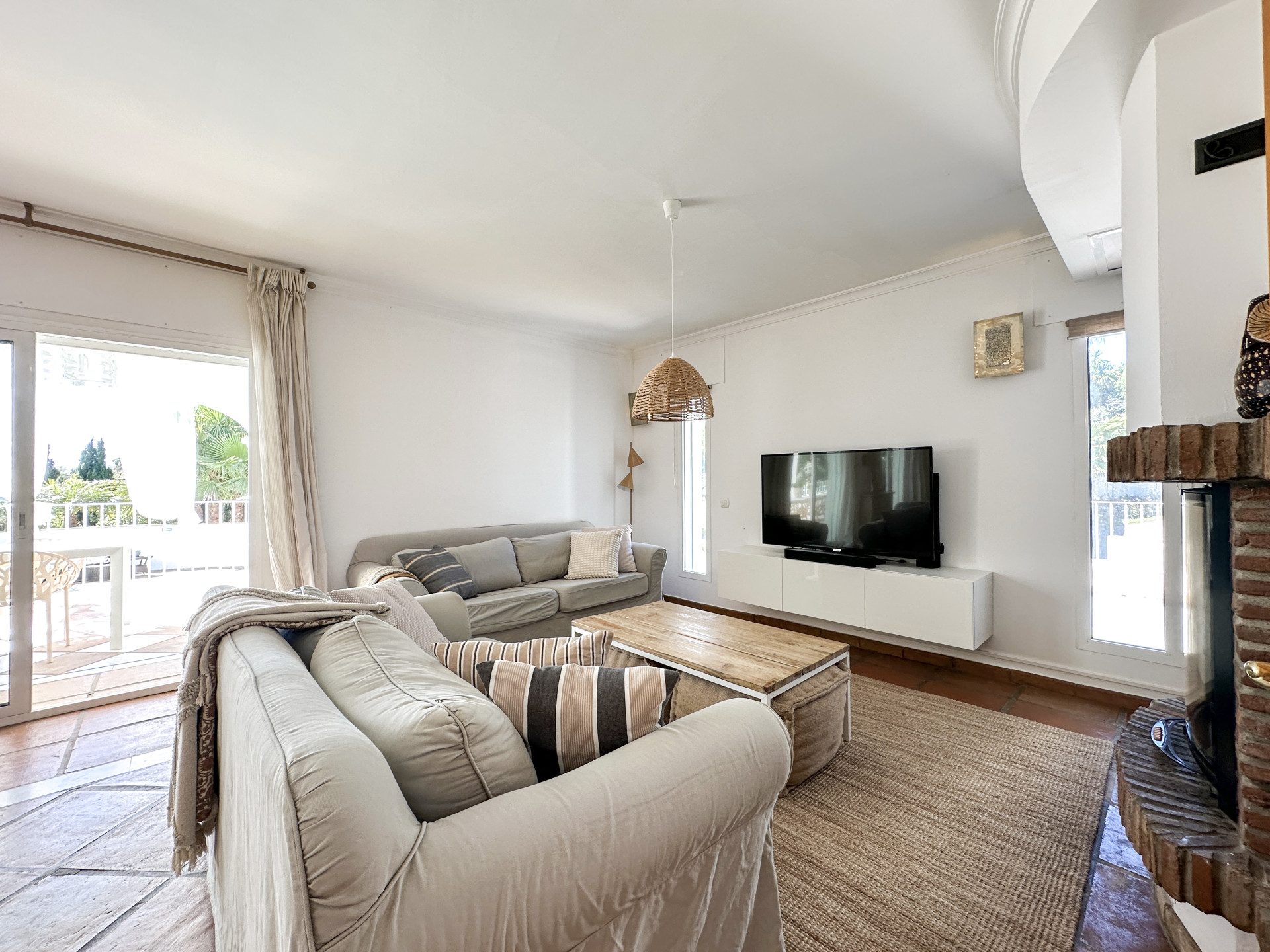 6 Bedroom Villa in Estepona - Photo 9
