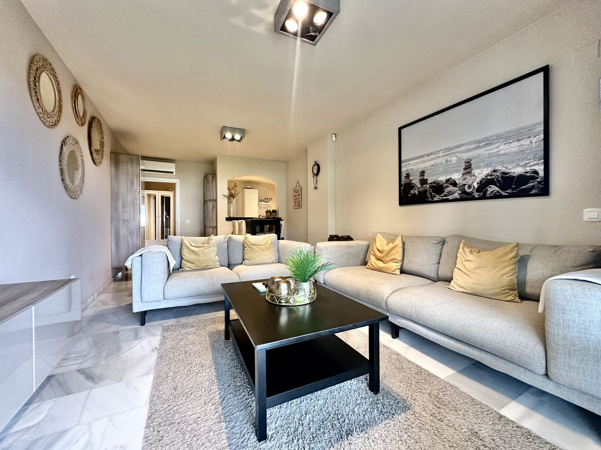 2 Bedroom Apartment in Mijas - Photo 2