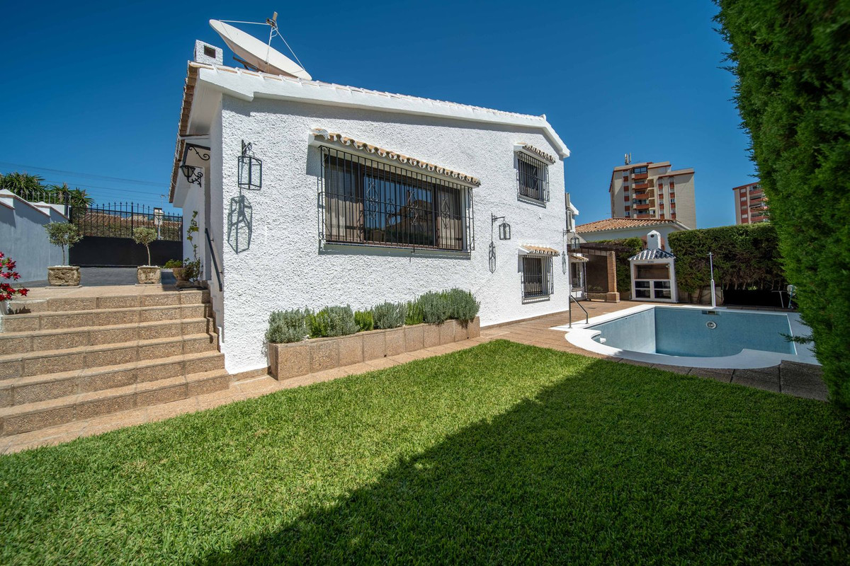3 Bedroom Villa in Fuengirola - Photo 3