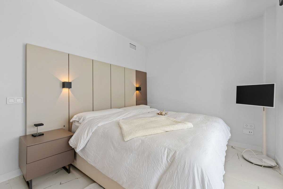 2 Bedroom Apartment in Casares - Photo 19