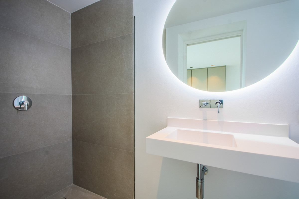 3 Bedroom Apartment in Marbella - Photo 21