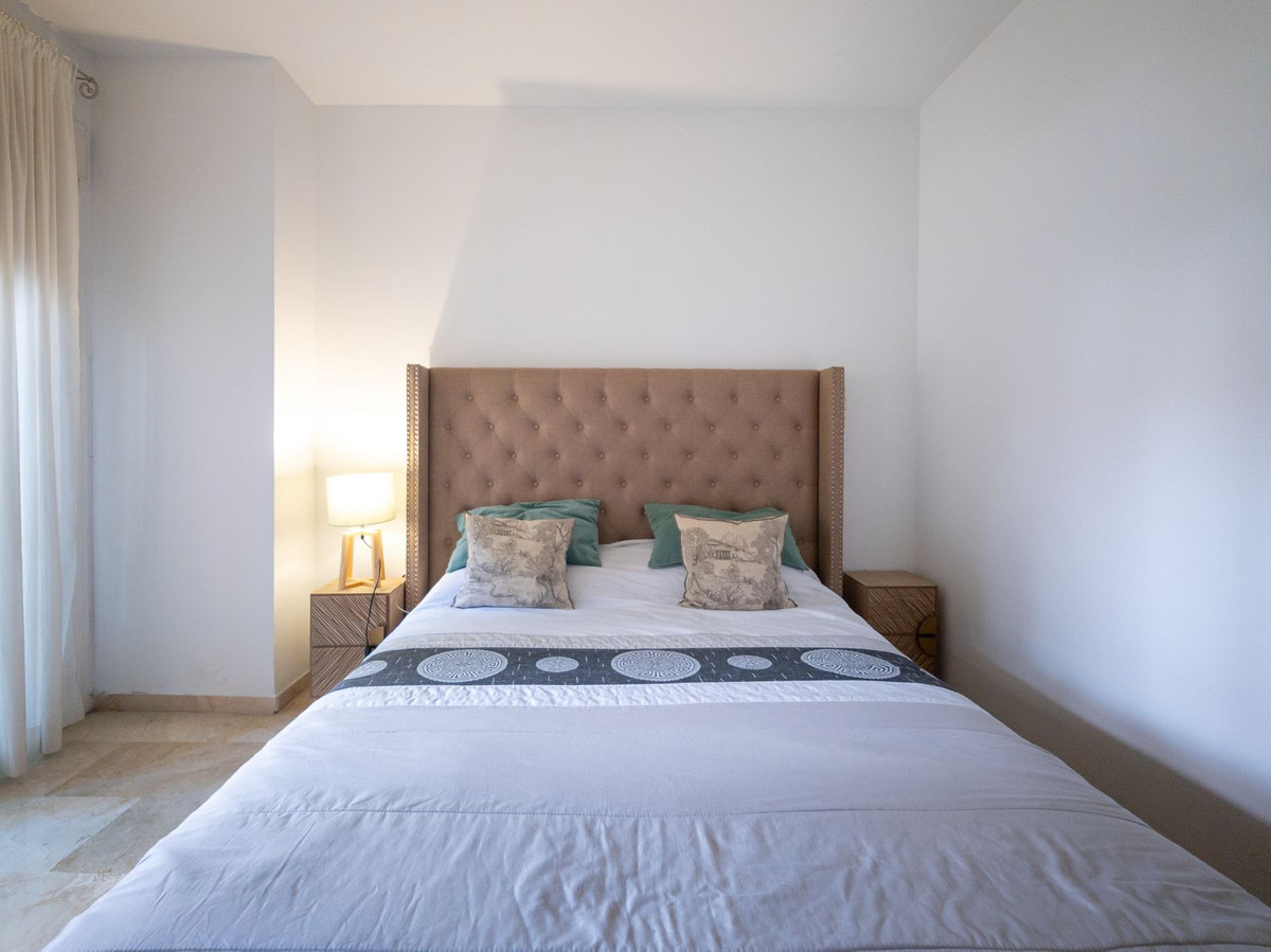 2 Bedroom Apartment in San Pedro de Alcántara - Photo 23