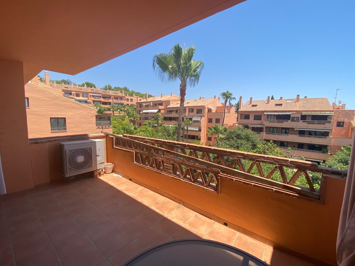 2 Bedroom Apartment in Marbella - Photo 4