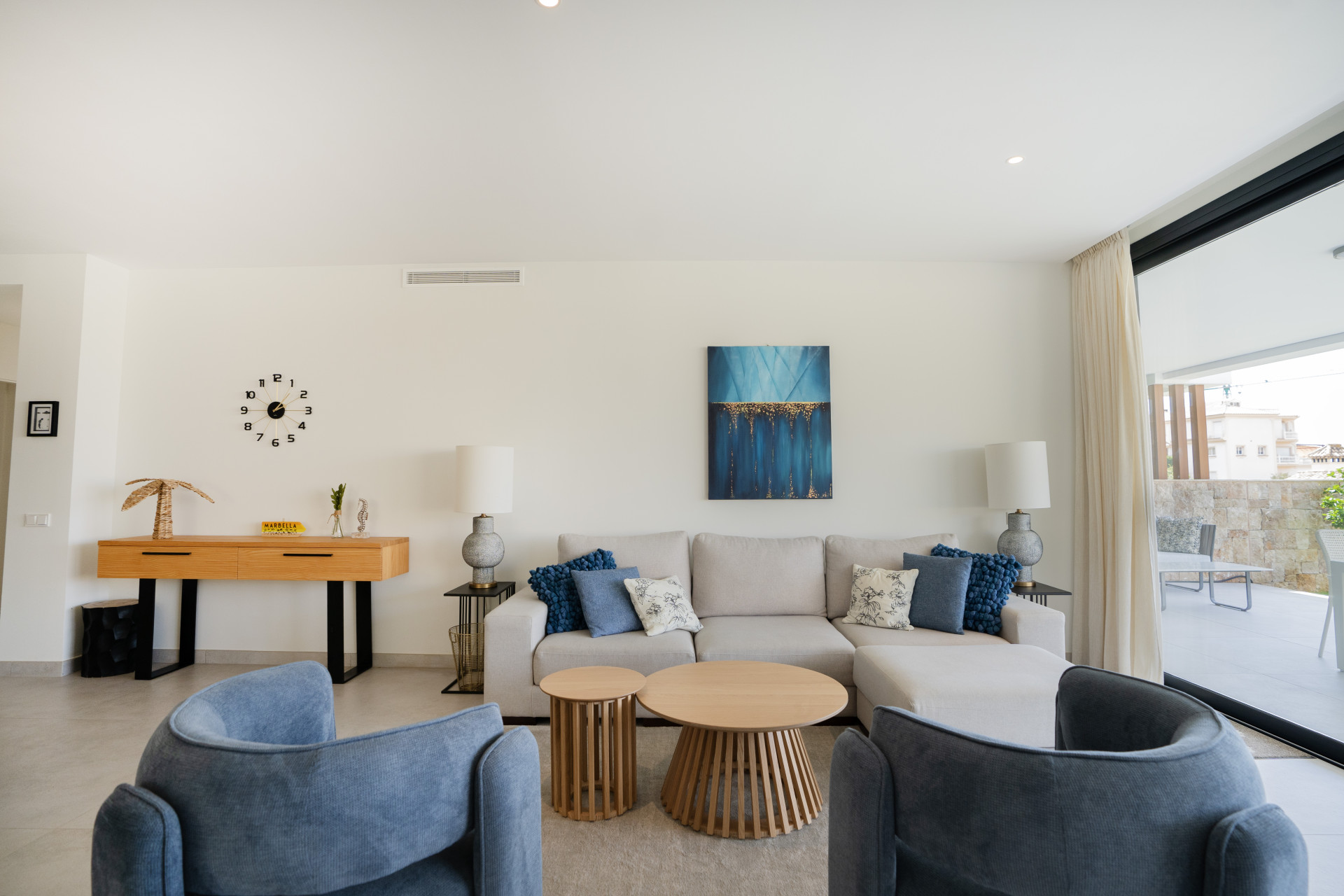 3 Bedroom Apartment in Marbella - Photo 3