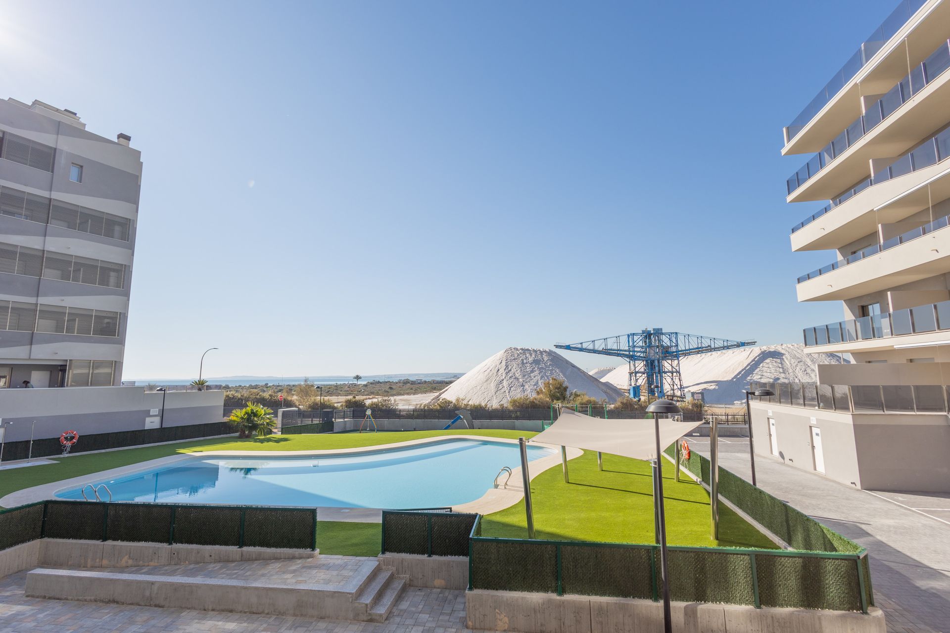 Apartamento com 3 quartos com piscina em Alicante, Espanha – Foto 23