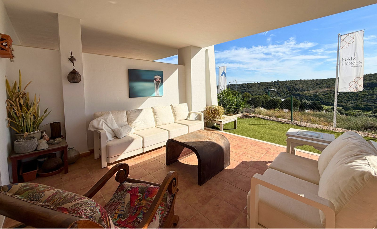 2 Bedroom Apartment in Casares - Photo 3