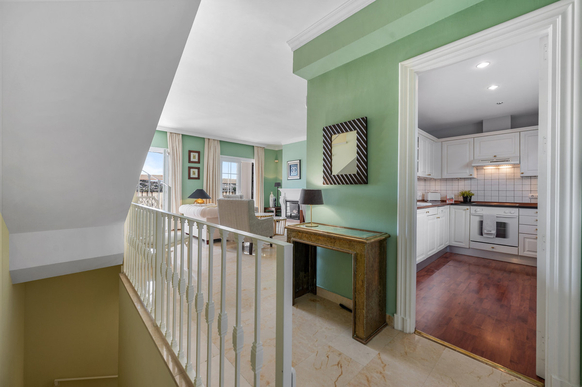 3 Bedroom Townhouse in Marbella - Photo 7